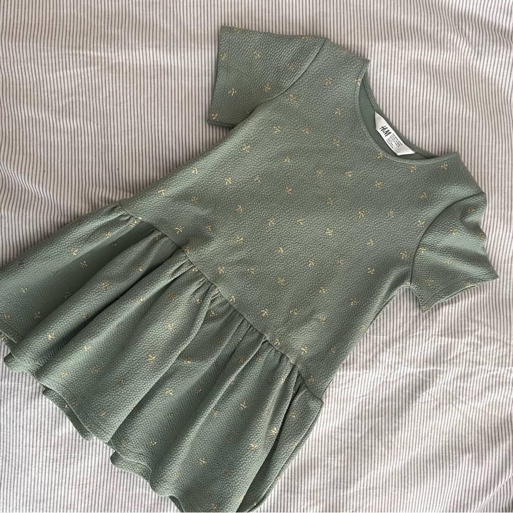 H&M green dress with gold details / size 5T little girl / worn once / textured